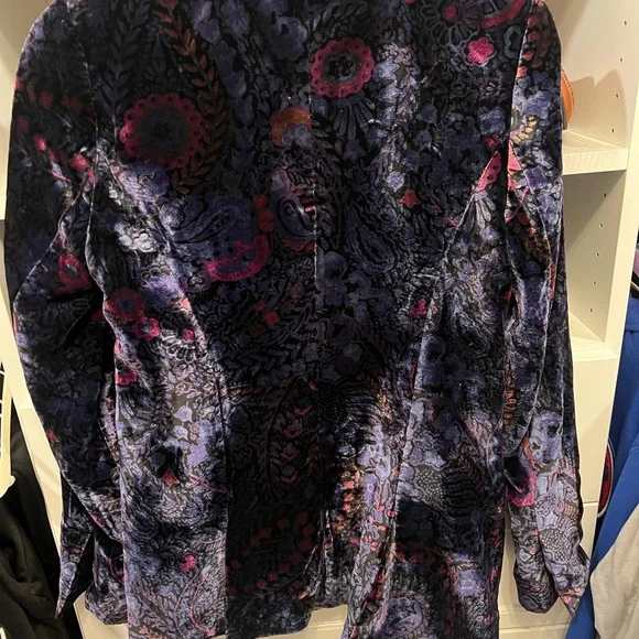 LOFT Women's Vibrant velvet like Purple and Pink Blazer w paisley print - Picture 2 of 4